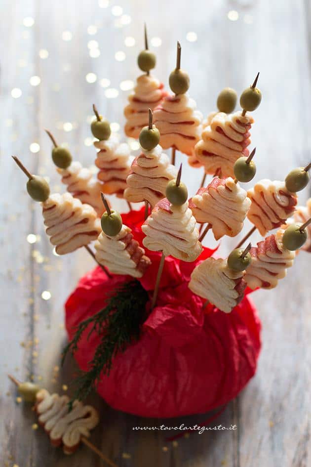 Albero Di Natale Con Pasta Sfoglia.Alberelli Di Pasta Sfoglia Velocissimi Finger Food Natalizio