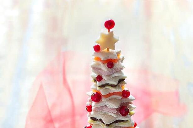 Albero di Natale con Tramezzini - Albero di Tramezzini - Albero di Natale con Tramezzini - Ricetta di Tavolartegusto