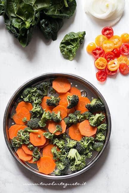 Cuocere le verdure a vapore - Ricetta Frittata di verdure al forno