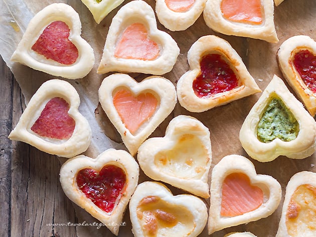 Antipasti Di Natale Belli.Cuori Di Pasta Sfoglia Facili Golosi Mille Gusti Ricetta Passo Passo