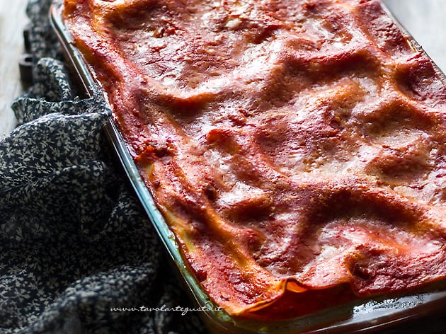 Lasagna napoletana - Ricetta Lasagna napoletana - Ricetta di Tavolartegusto