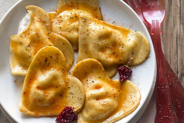 Ravioli a forma di cuore per San Valentino - Ricetta Ravioli a forma di cuore