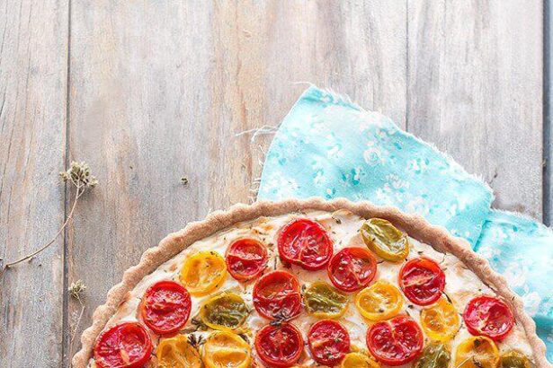 Crostata di pomodori con formaggio cremoso - Ricetta Crostata di pomodori - Ricetta di Tavolartegusto