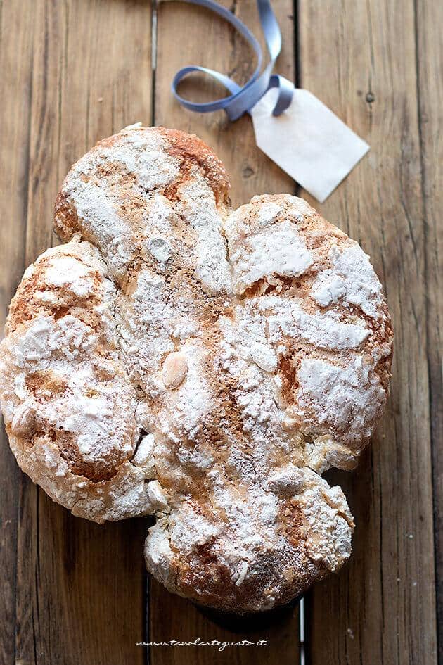 Colomba Pasquale: la Ricetta semplice e super soffice - Ricetta Colomba