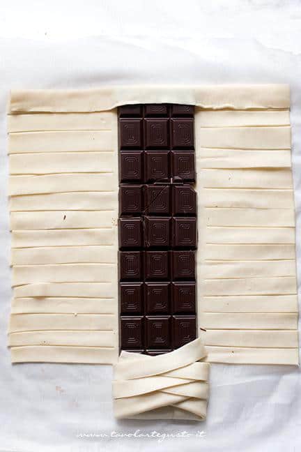 Come fare la treccia di sfoglia al cioccolato 3 - Ricetta Sfoglia al cioccolato - Ricetta di Tavolartegusto