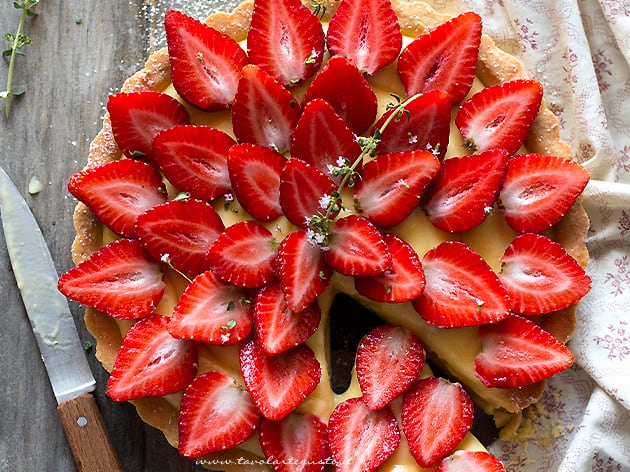 Crostata di fragole fresche, La Ricetta Classica buonissima - Ricetta Crostata di fragole - Ricetta di Tavolartegusto