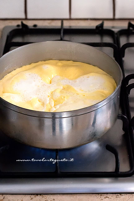 preparare la crema per crostata di fragole
