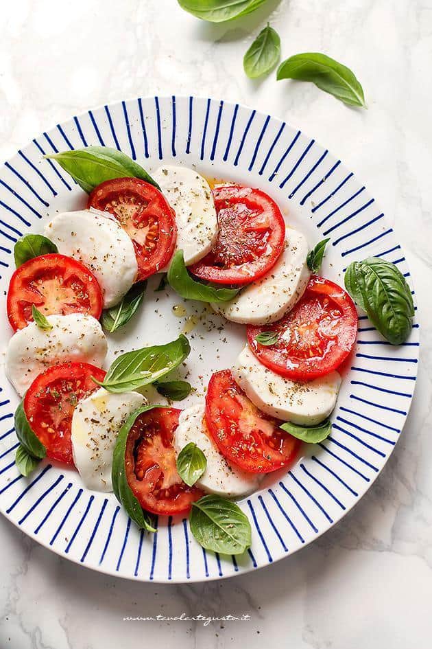 Insalata Caprese: Ricetta originale e Consigli per un&amp;#39;ottima Caprese!