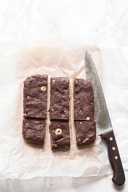 Tagliare i brownies - Ricetta Brownies senza cottura