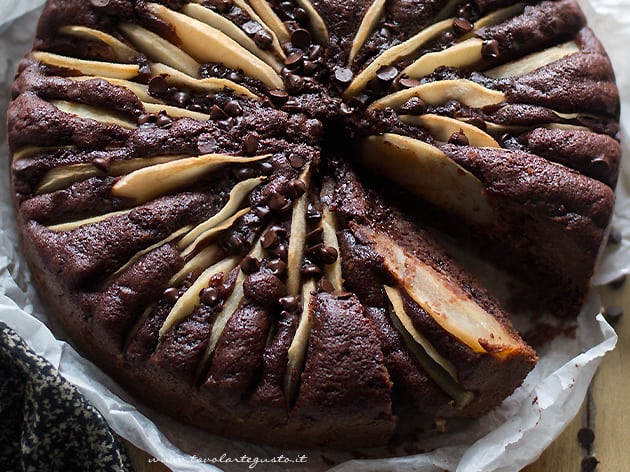 Torta pere e cioccolato - Ricetta Torta soffice pere e cioccolato- - Ricetta di Tavolartegusto