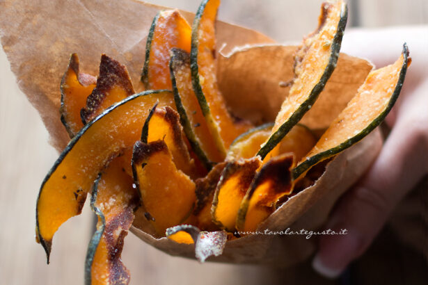 Chips di zucca - Ricetta Chips di zucca croccanti al forno