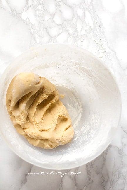 Come fare la frolla montata2 - Ricetta Biscotti con la spara biscotti