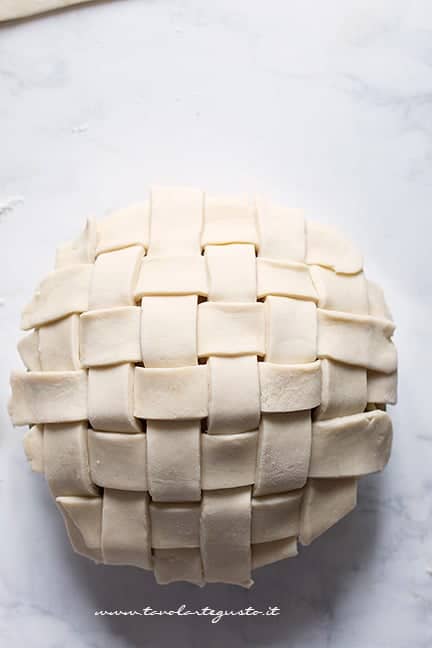 Come fare l'intreccio su una crostata 5 - Intreccio perfetto per crostate e pie - Ricetta di Tavolartegusto