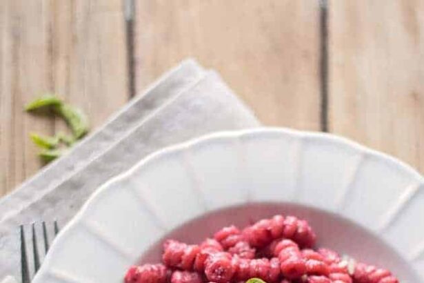 Pasta con barbabietole rosse - (Pasta con crema di barbabietole) - Ricetta veloce