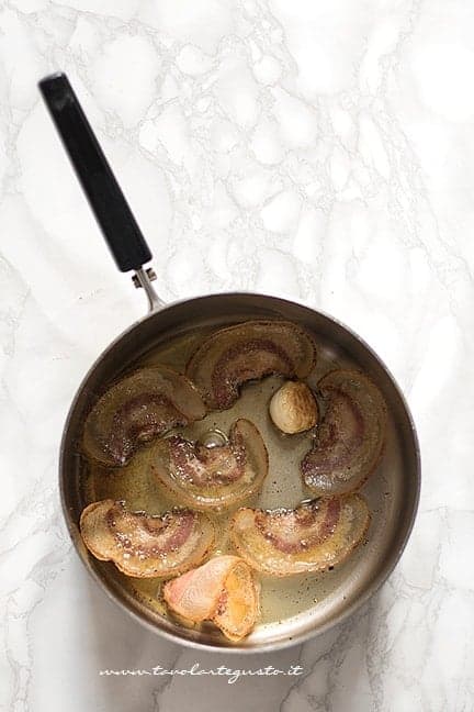 Preparate pancetta o guanciale croccante - Ricetta Maltagliati con la zucca