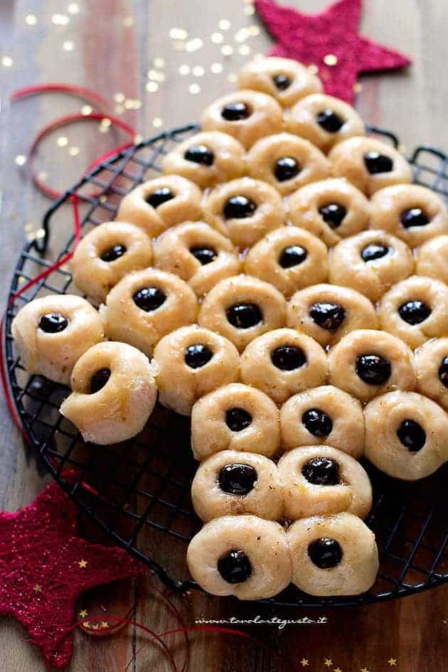 Albero di focaccia sofficissimo - Ricetta Albero di focaccia