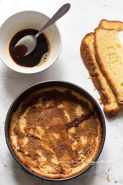 Bagnare con caffè - Ricetta Sbriciolata di pandoro
