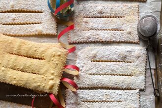 Chiacchiere al forno - Ricetta Chiacchiere al forno-