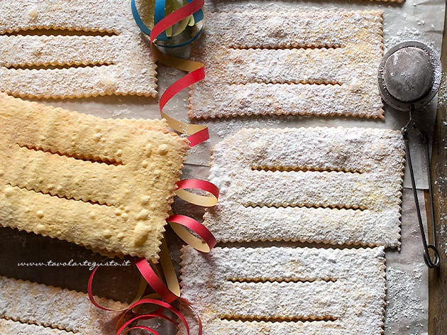 Chiacchiere al forno - Ricetta Chiacchiere al forno-