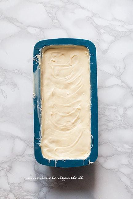 Torrone bianco morbido pronto - Ricetta Torrone al cioccolato bianco