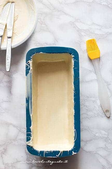 creare il guscio di cioccolato bianco - Ricetta Torrone al cioccolato bianco