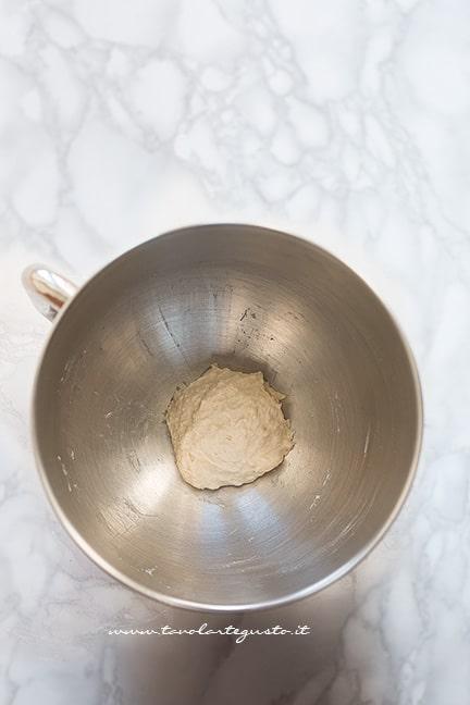 preparare il lievitino - Ricetta ciambelle vegan soffici senza uova, burro e latte