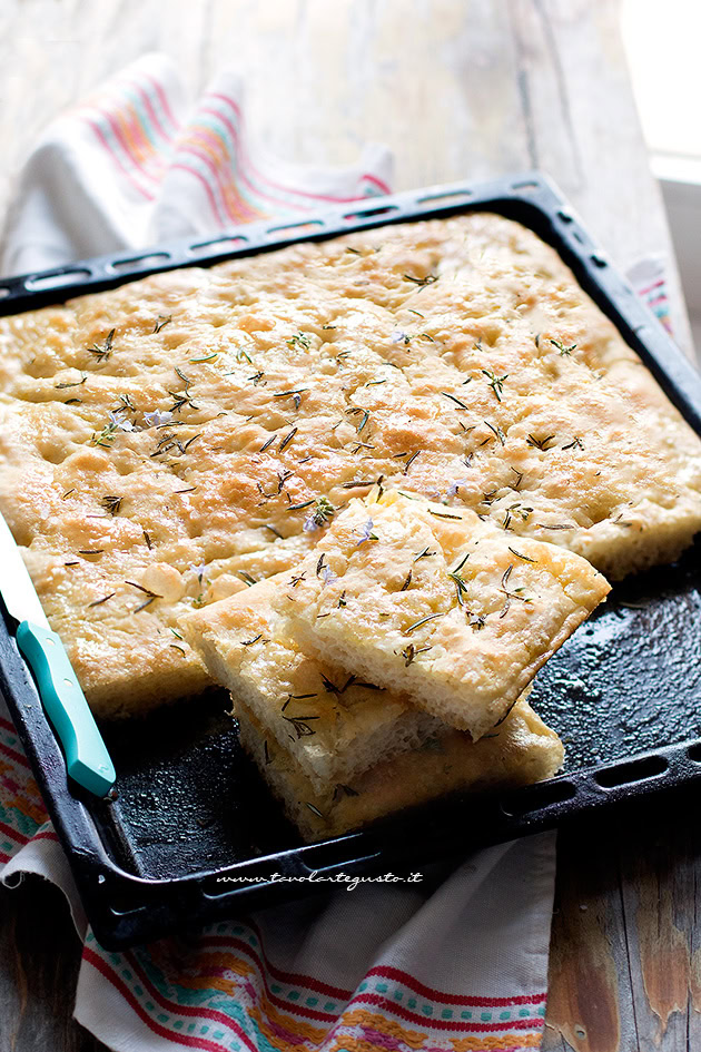 Focaccia morbida: Ricetta base come fare la Focaccia perfetta!