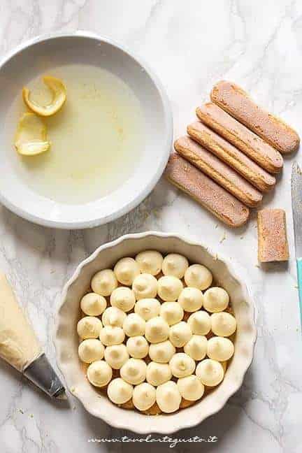 Aggiungere uno strato di crema tiramisù - Ricetta Tiramisù al limone