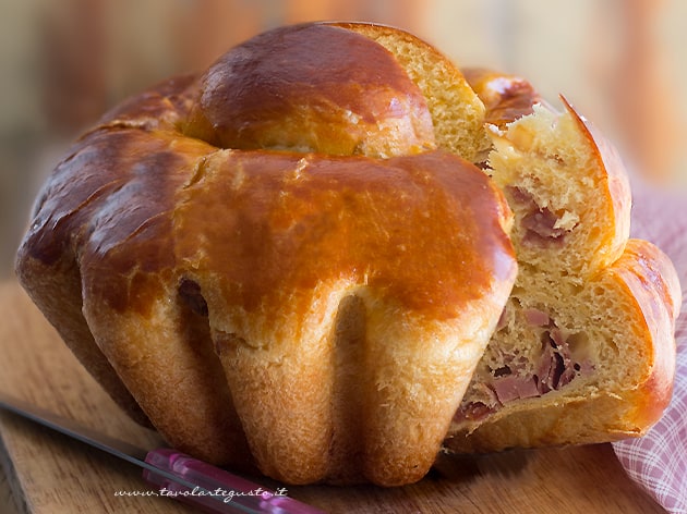 Babà rustico napoletano - Ricetta Babà salato - Ricetta di Tavolartegusto