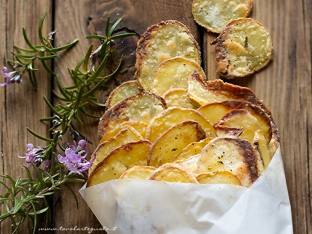 Chips di patate - Ricetta Chips di patate - Ricetta di Tavolartegusto