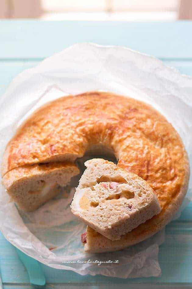 Fette morbide di Tortano - Ricetta Tortano napoletano