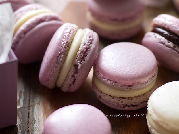 Macarons - Ricetta passo passo per Macarons perfetti- - Ricetta di Tavolartegusto