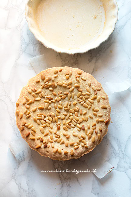 Sformare la torta della nonna con la crema - Ricetta Torta della nonna