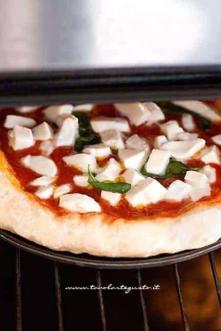 come cuocere la pizza 2 - Ricetta Pizza fatta in casa