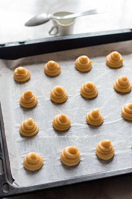 dare ai Bignè la forma perfetta - Ricetta Pasta Choux - Bignè