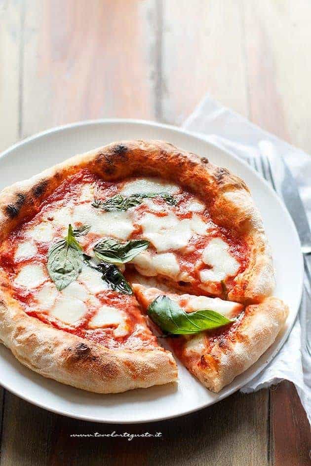 fette di pizza golose e saporite - Ricetta pizza fatta in casa