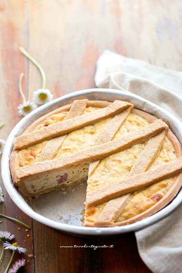 interno cremoso della Pastiera Salata - Ricetta Pastiera Salata