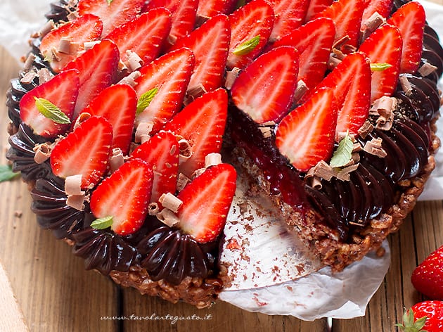 Crostata alle fragole senza cottura ricetta