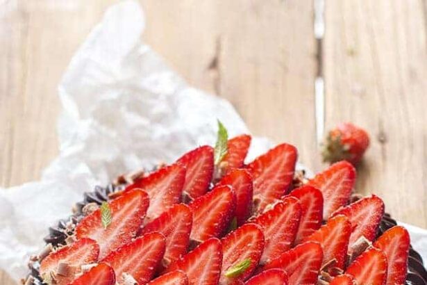 Crostata cioccolato e fragole - Ricetta Crostata cioccolato e fragole - Ricetta di Tavolartegusto