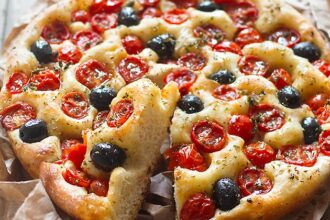 Focaccia barese - Ricetta Focaccia barese-