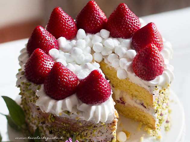 Torta panna e fragole facile e veloce - Ricetta Torta panna e fragole