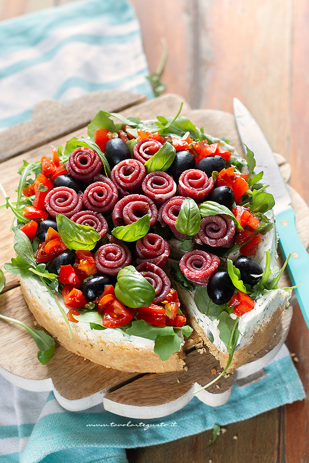 Cheesecake salata bresaola e rucola - Ricetta Cheesecake salata - Ricetta di Tavolartegusto