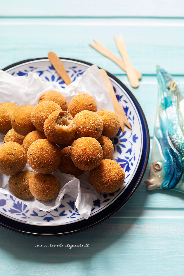 Polpette di tonno - Ricetta Polpette di tonno - Ricetta di Tavolartegusto