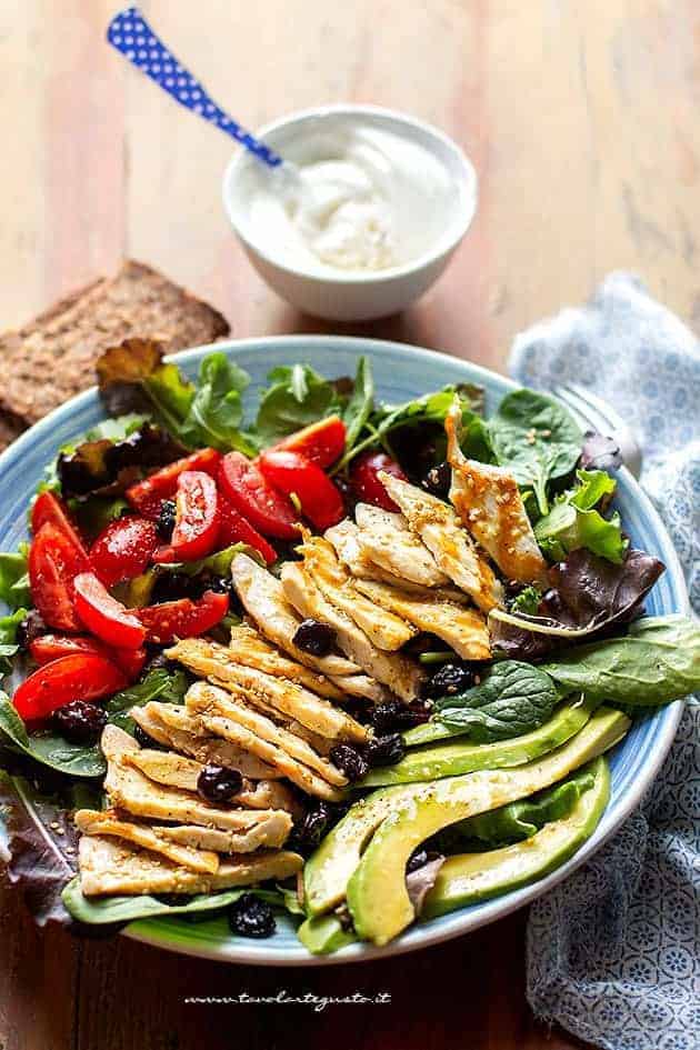 Insalata di pollo: Ricetta classica e gustose varianti ...