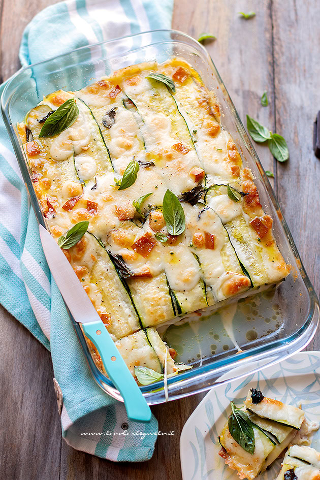 Parmigiana bianca di zucchine - Ricetta parmigiana di zucchine