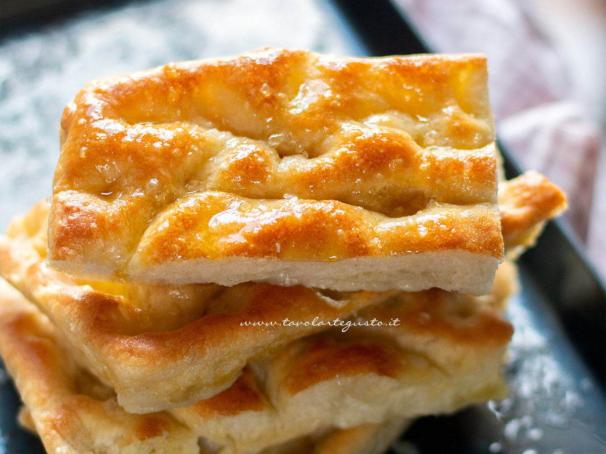 Focaccia genovese - Ricetta Focaccia alla genovese
