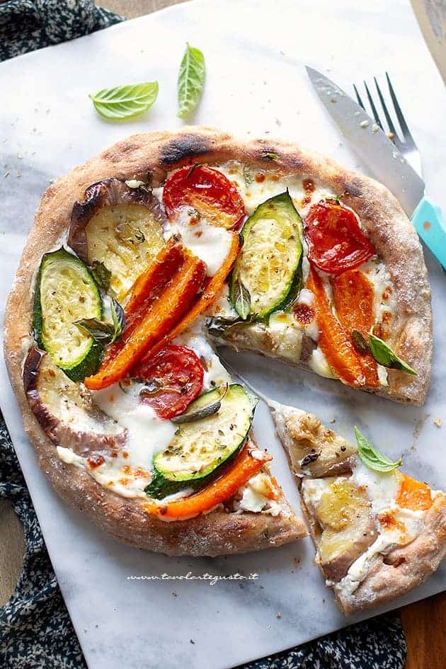 Pizza integrale - Ricetta pizza integrale con verdure