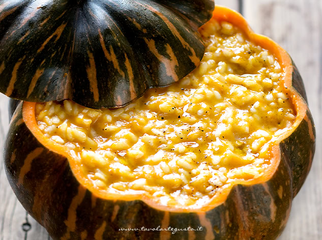 Risotto alla zucca - Ricetta Risotto alla zucca (semplice e classico)- - Ricetta di Tavolartegusto