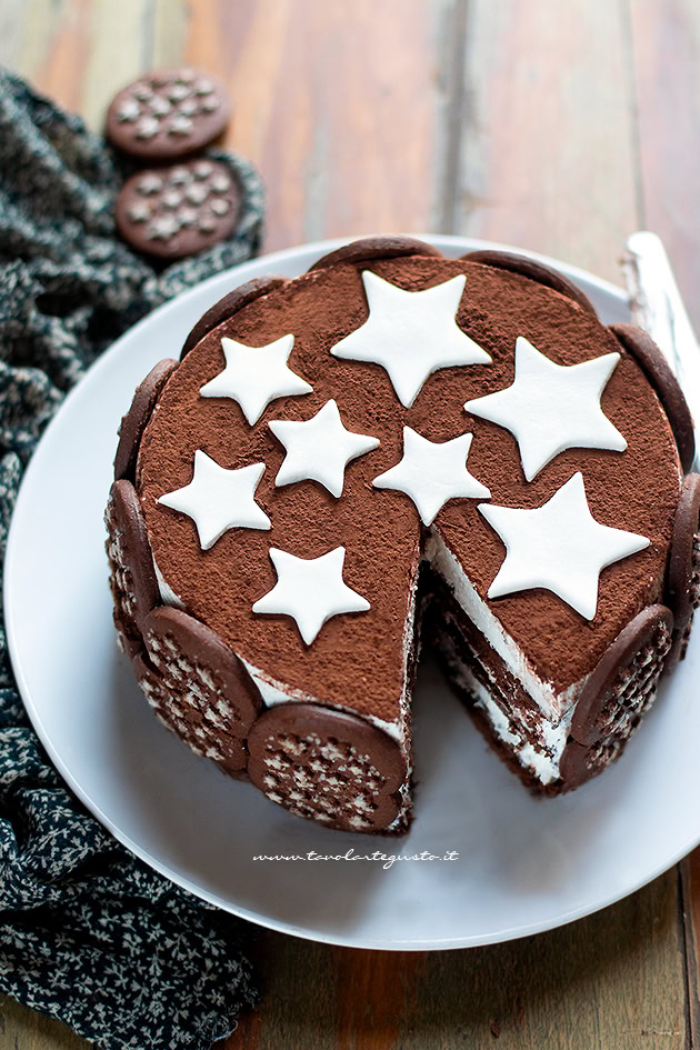 Torta Pan di Stelle (fredda e senza cottura) - Ricetta Torta pan di stelle