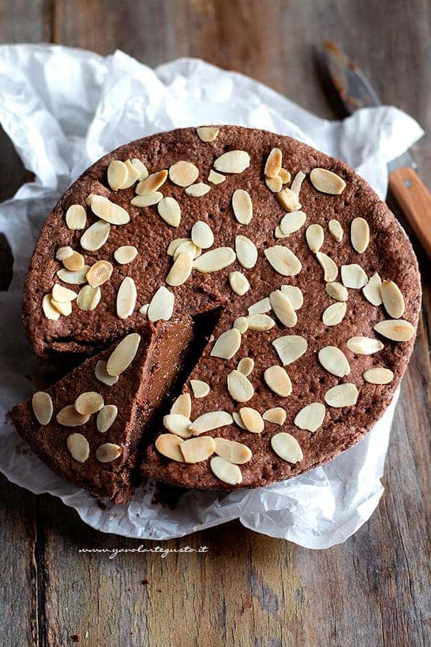 Torta del nonno (frolla al cacao ripiena di crema al cioccolato)- Ricetta Torta del nonno